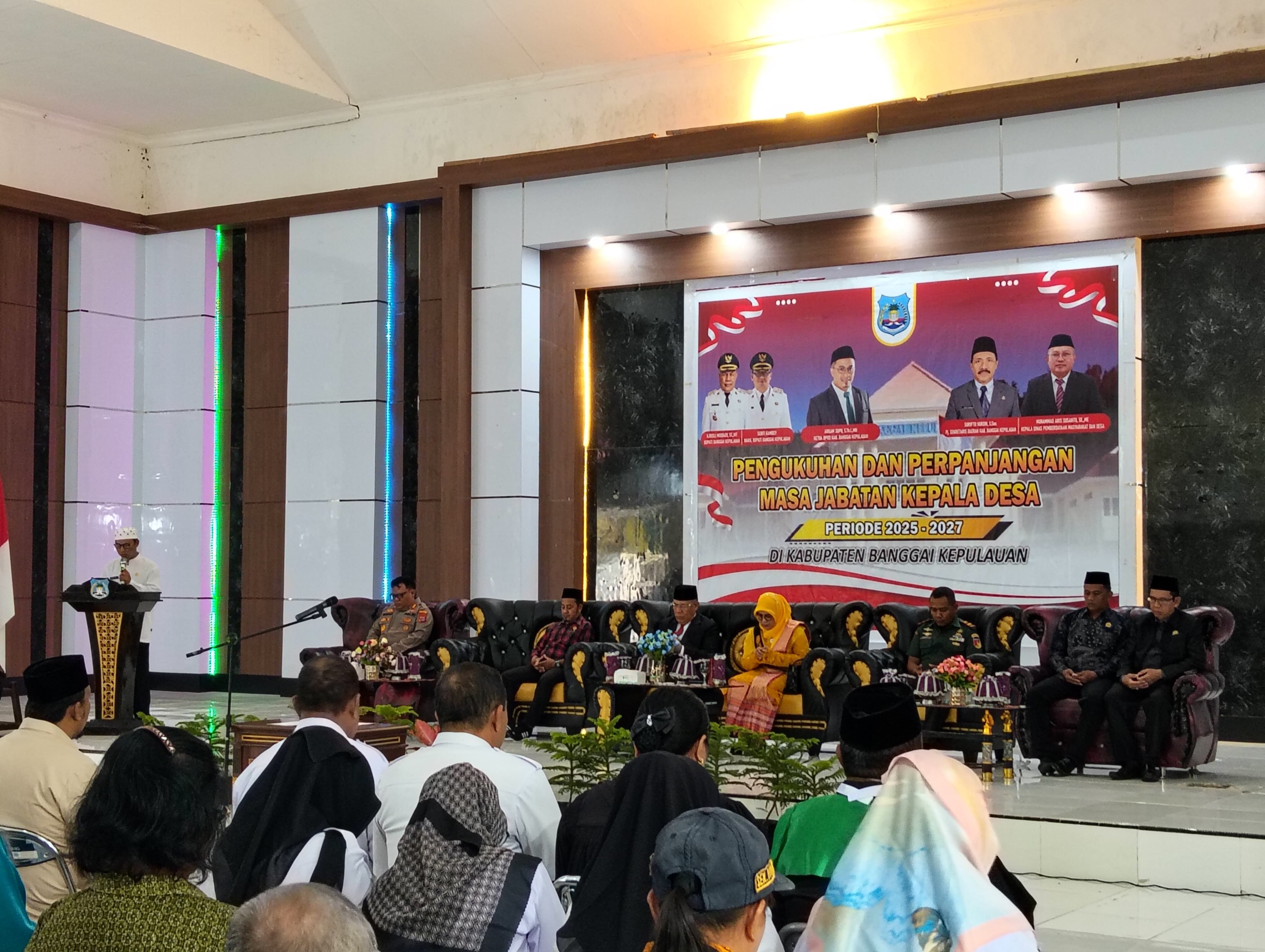 Pengukuhan dan Perpanjangan Masa Jabatan Kepala Desa Tahun 2025 - 2027